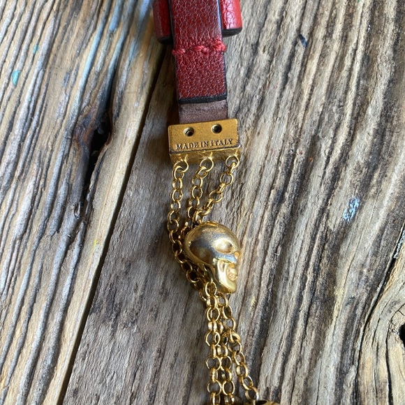 Alexander McQueen Gold Skull Chain Wrap Bracelet with Red Leather Strap - Picture 5 of 6